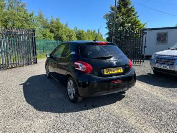 Used Peugeot 208 2013 for sale - 74672385: Photo