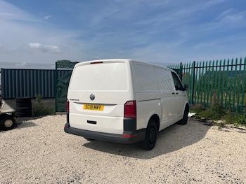 Used Volkswagen Transporter 2018 for sale - 79639976: Photo