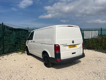 Used Volkswagen Transporter 2018 for sale - 79639976: Photo