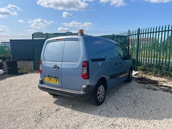 Used Peugeot Partner 2015 for sale - 79257746: Photo