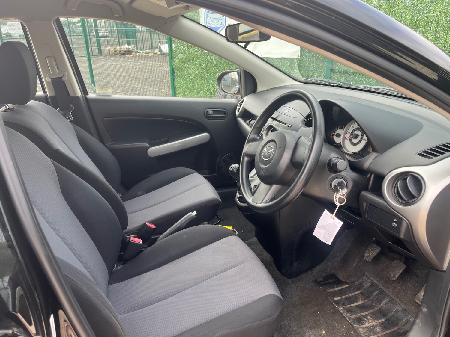 Used Mazda Mazda2 2010 for sale - 77819025: Photo 5