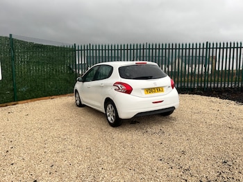 Used Peugeot 208 2013 for sale - 77337571: Photo