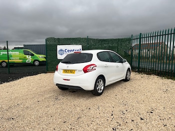 Used Peugeot 208 2013 for sale - 77337571: Photo