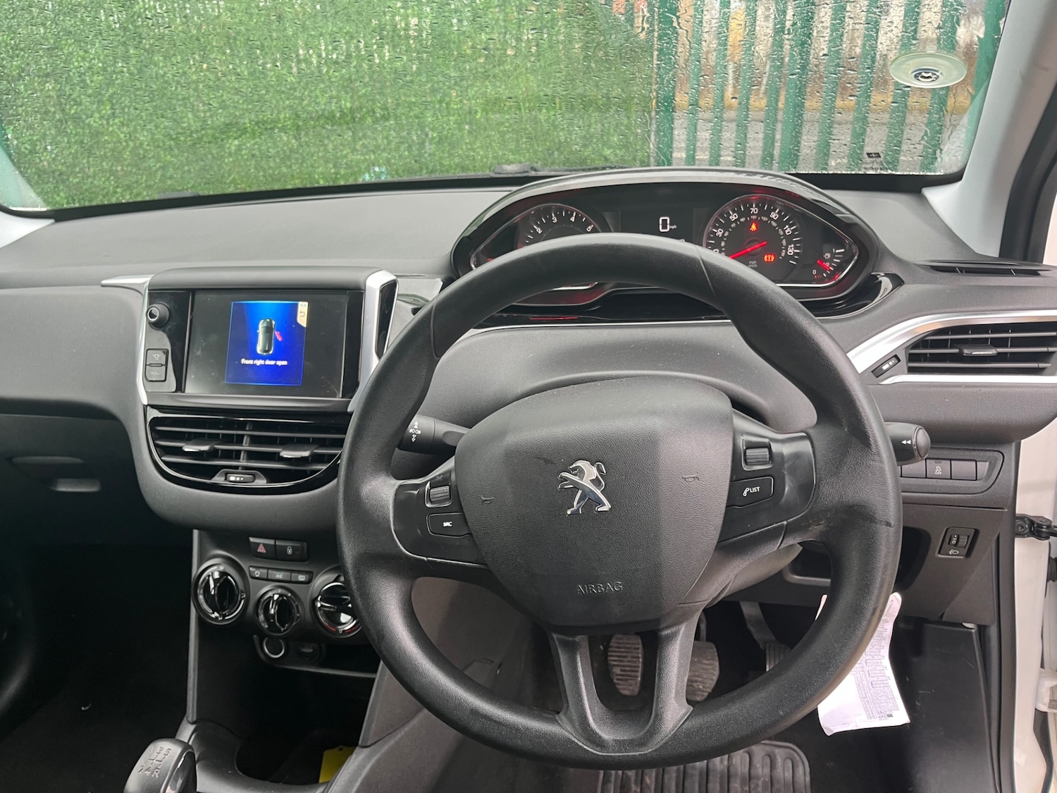 Used Peugeot 208 2013 for sale - 77337571: Photo 6