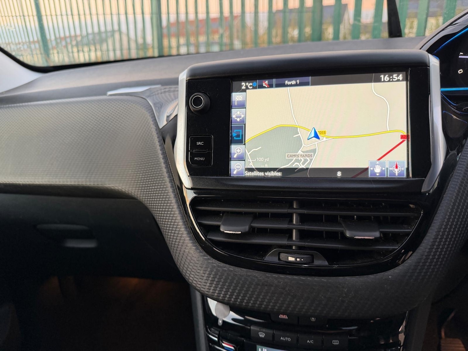 Used Peugeot 2008 2015 for sale - 76603019: Photo 10