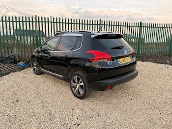 Used Peugeot 2008 2015 for sale - 76603019: Photo