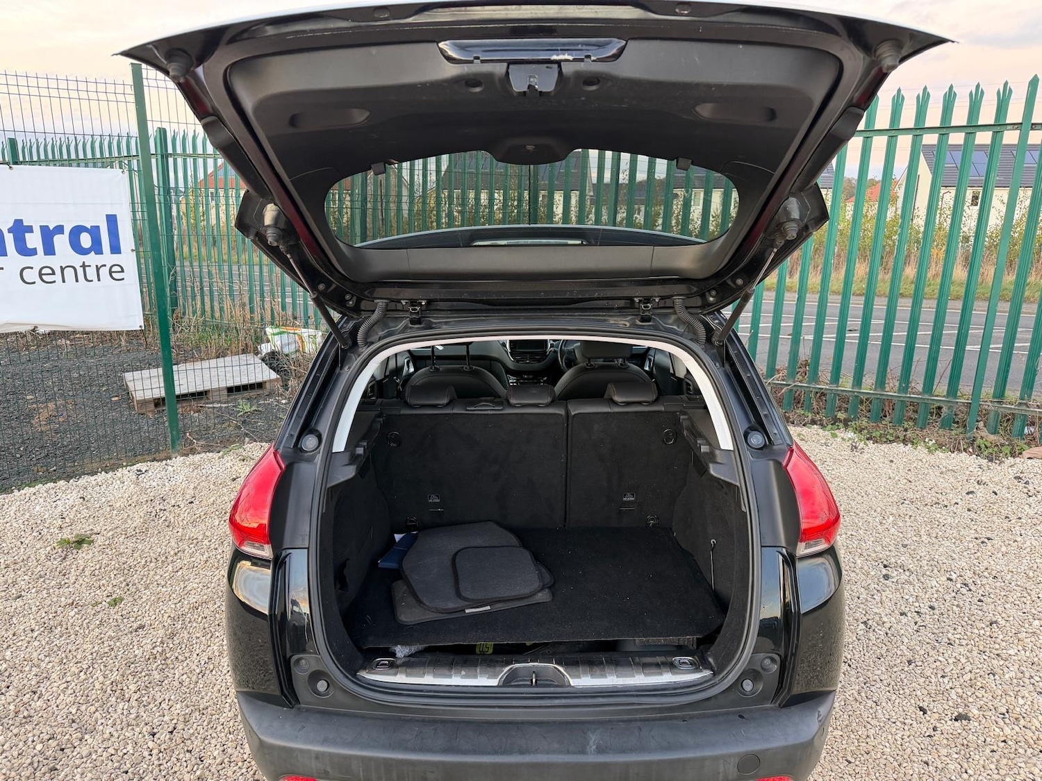 Used Peugeot 2008 2015 for sale - 76603019: Photo 5