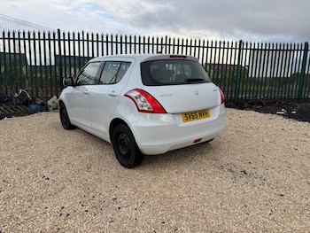 Used Suzuki Swift 2015 for sale - 76682683: Photo