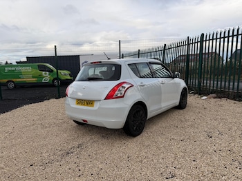 Used Suzuki Swift 2015 for sale - 76682683: Photo