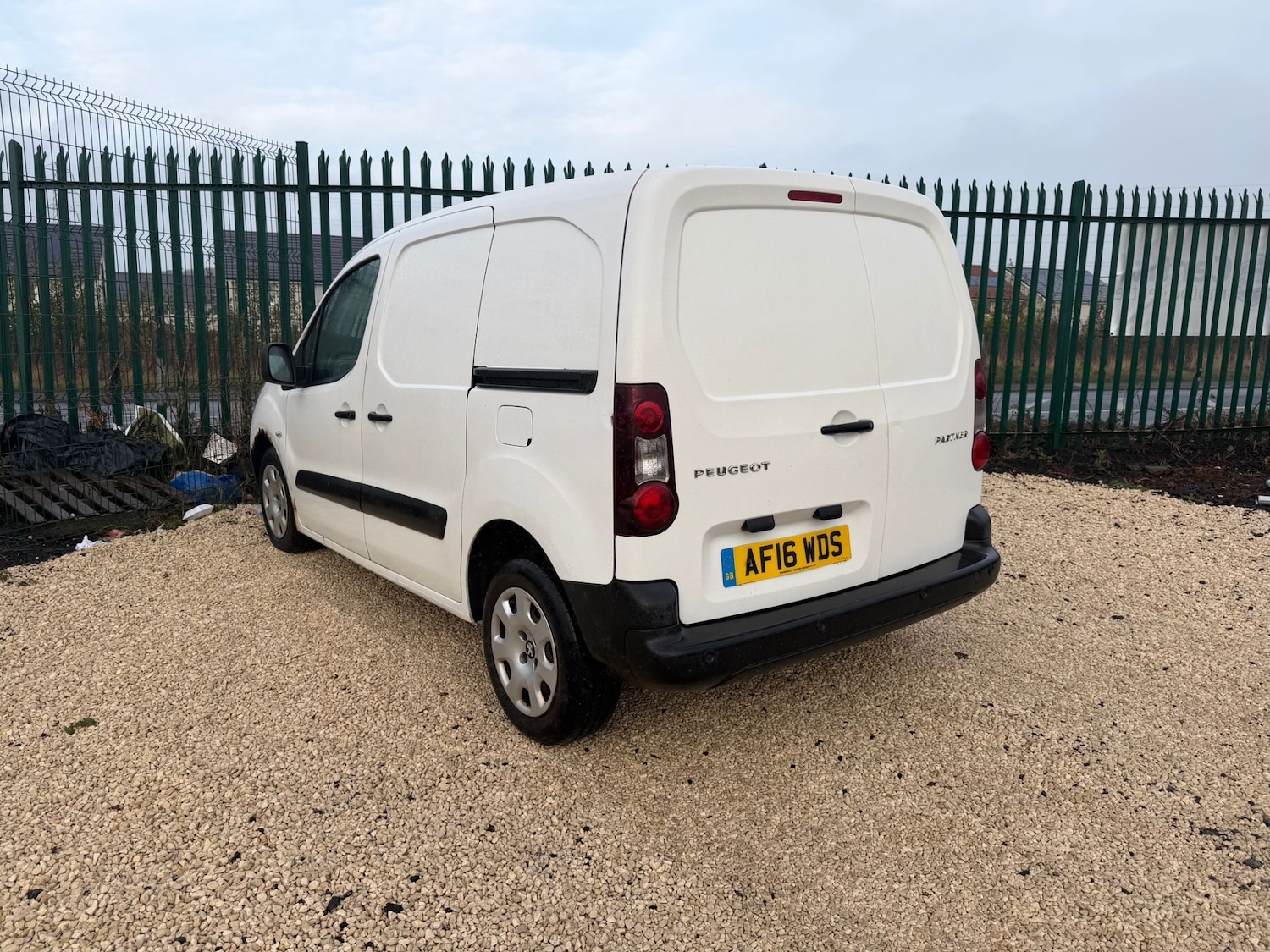 Used Peugeot Partner 2016 for sale - 76722376: Photo 2