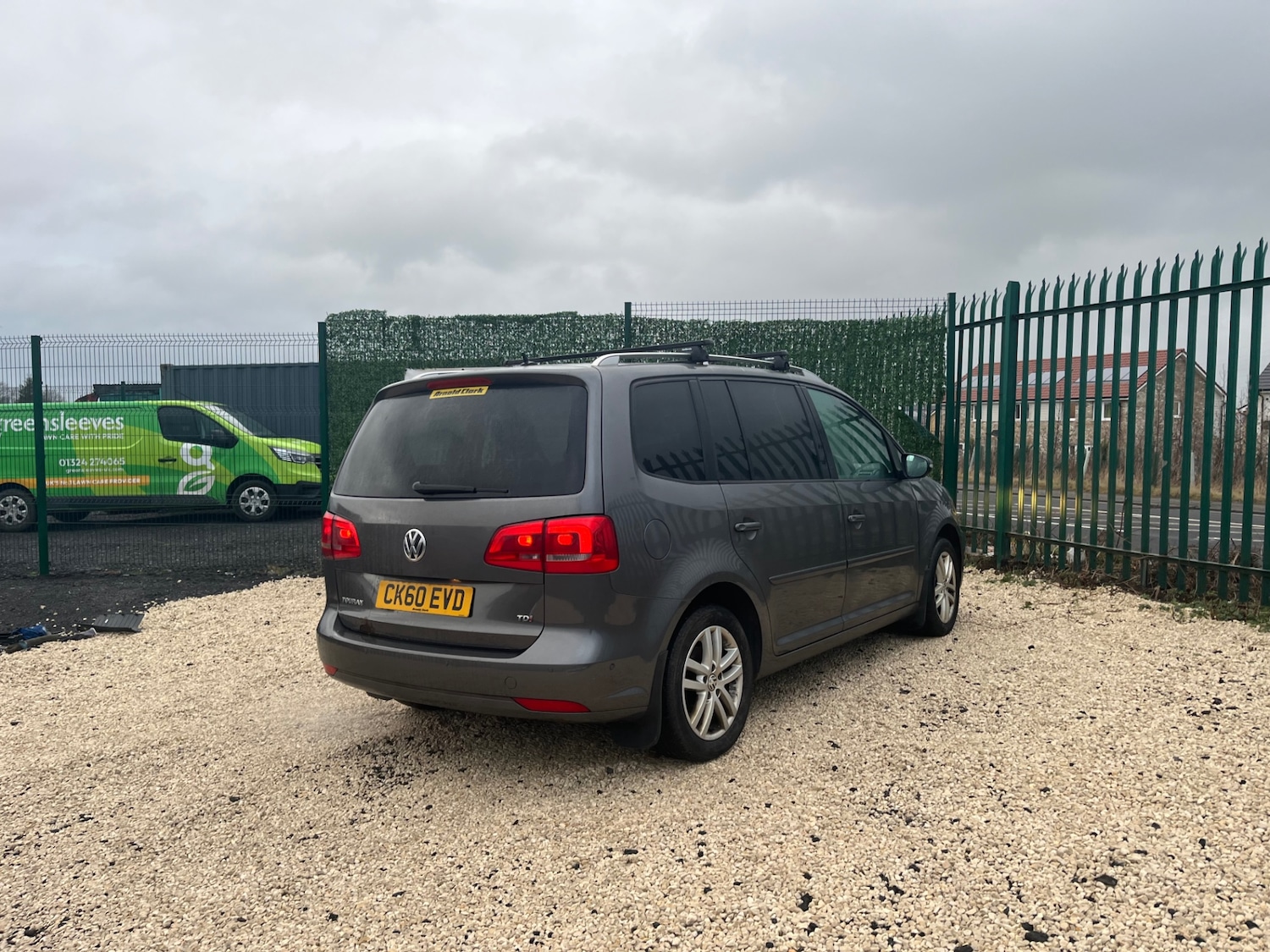 Used Volkswagen Touran 2010 for sale - 77324525: Photo 3