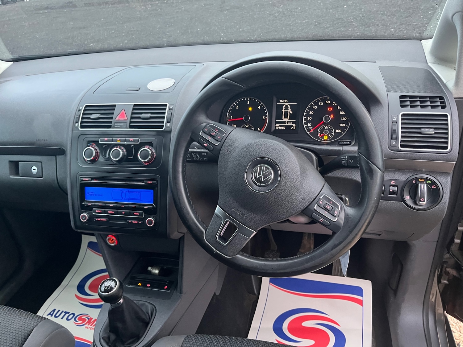 Used Volkswagen Touran 2010 for sale - 77324525: Photo 6