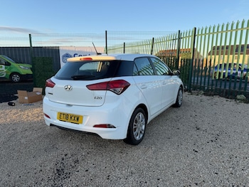 Used Hyundai i20 2018 for sale - 78554292: Photo