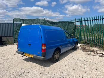 Used Ford Escort 2002 for sale - 79262178: Photo