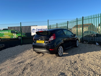 Used Ford Fiesta 2016 for sale - 77195544: Photo