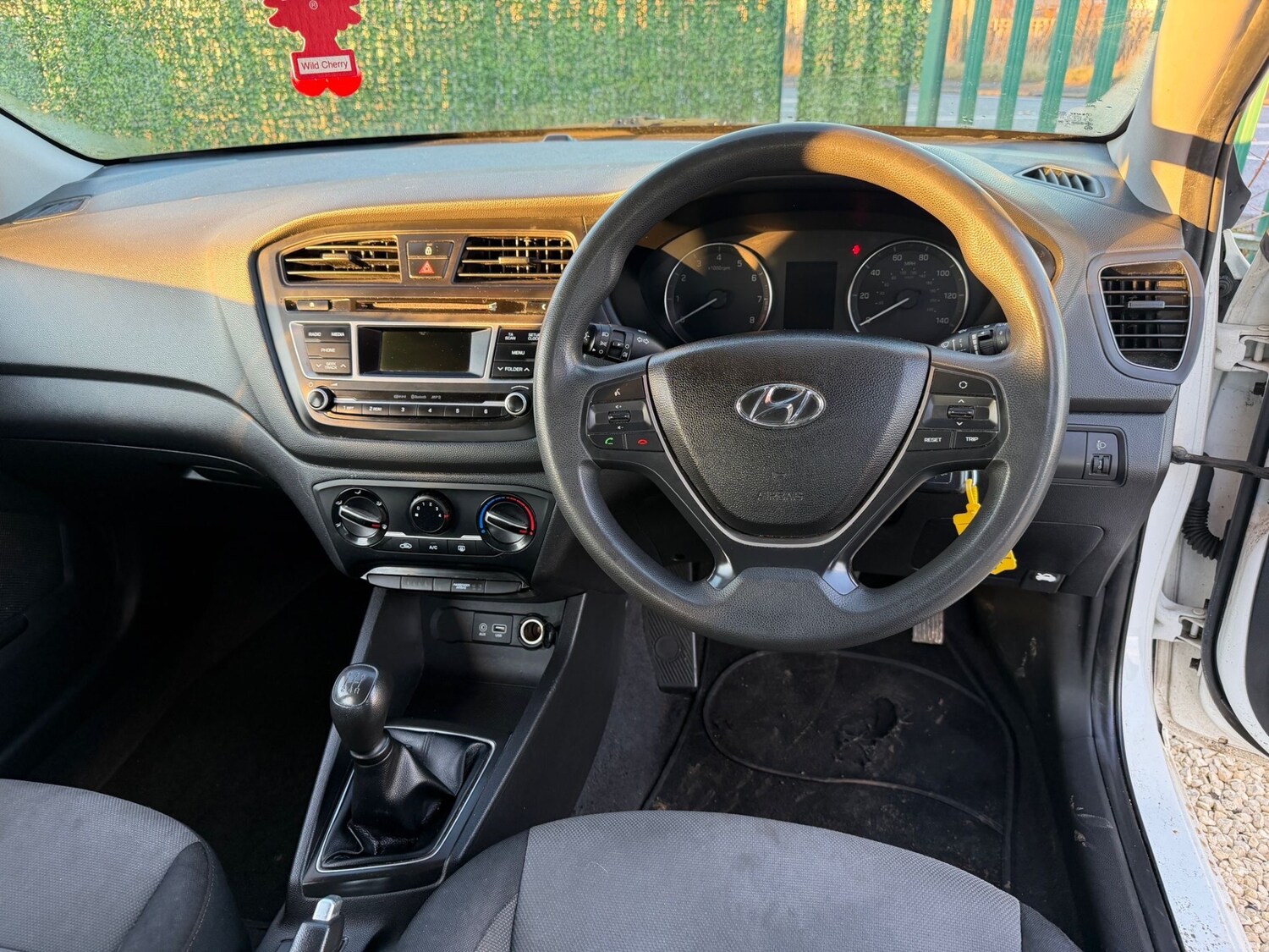 Used Hyundai i20 2018 for sale - 77248821: Photo 6