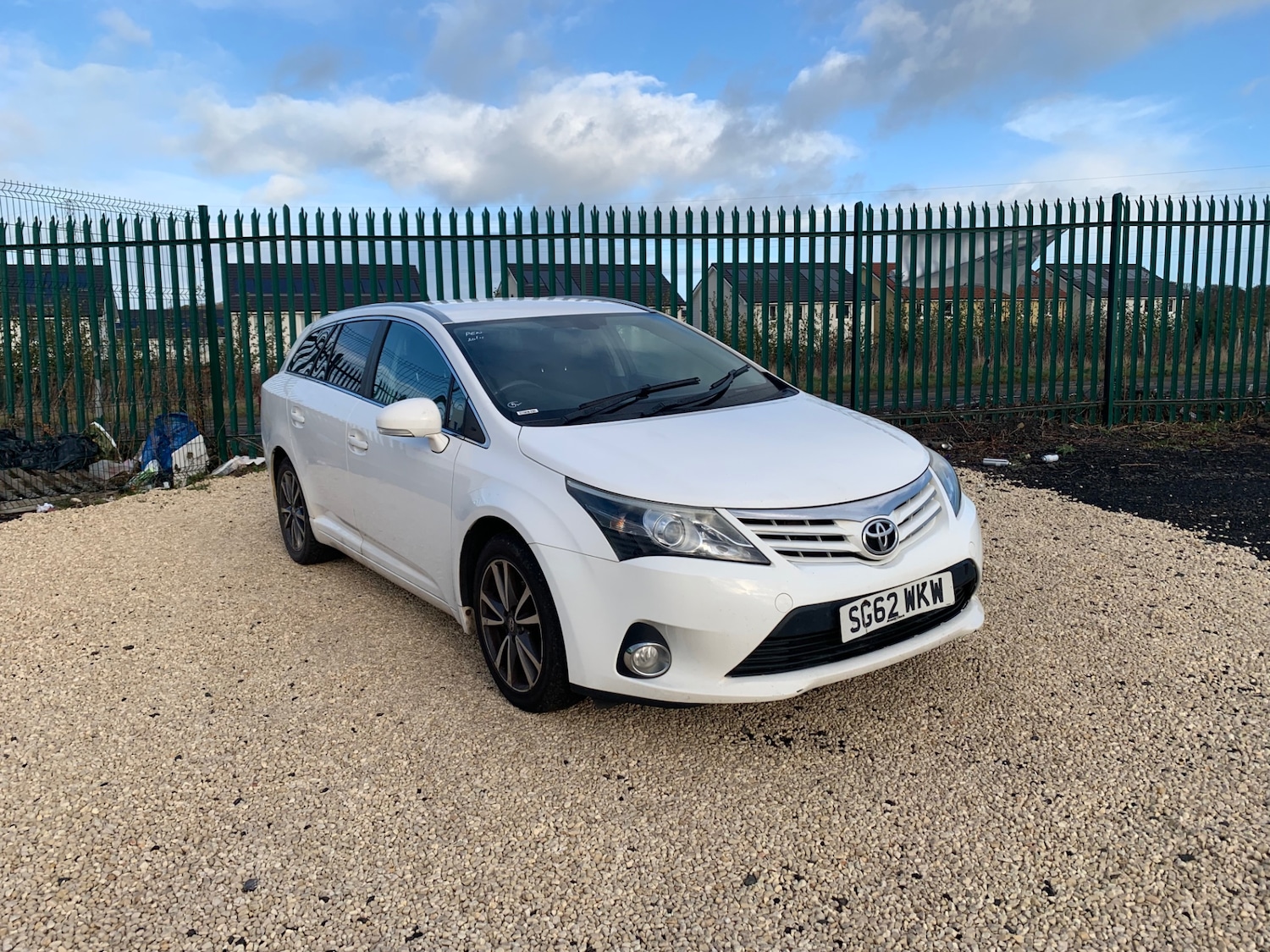 Used Toyota Avensis 2012 for sale - 76748969: Photo 2
