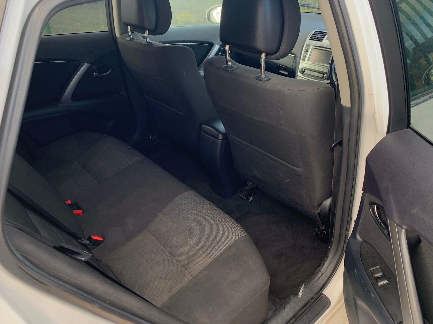 Used Toyota Avensis 2012 for sale - 76748969: Photo 6