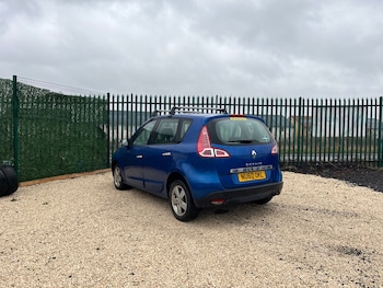Used Renault Scenic 2010 for sale - 77501687: Photo