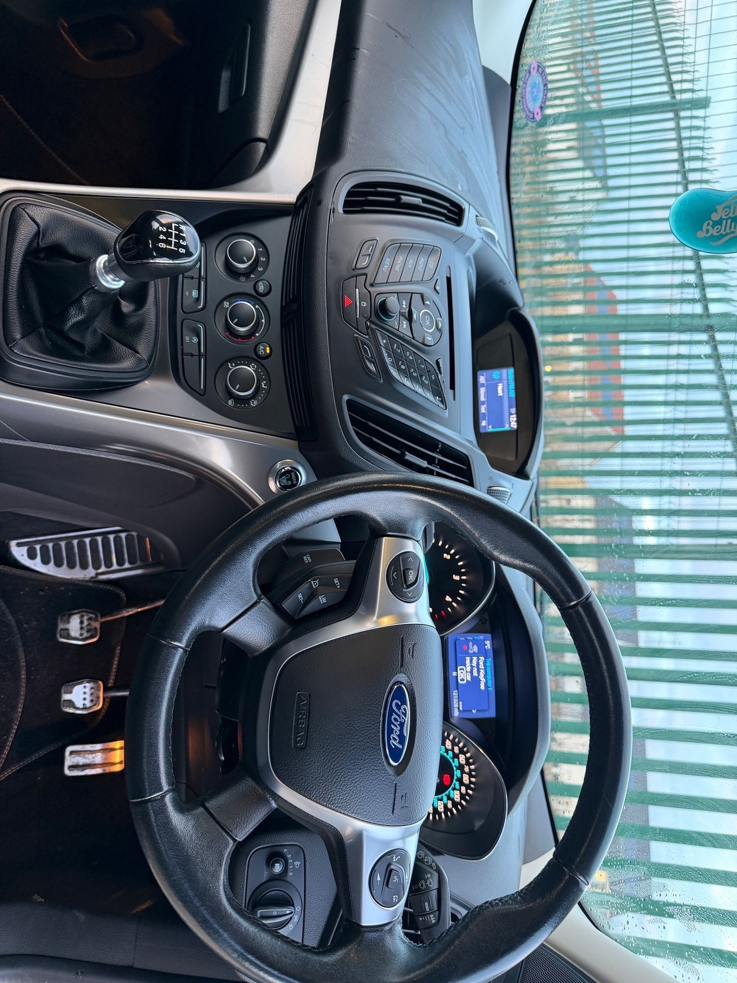 Used Ford Kuga 2015 for sale - 77240356: Photo 8