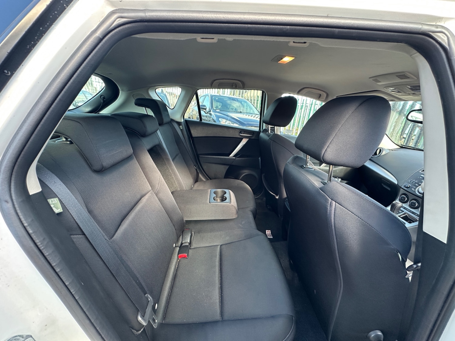 Used Mazda Mazda3 2010 for sale - 76037165: Photo 8