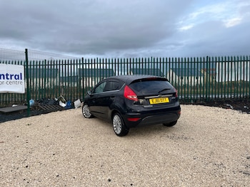 Used Ford Fiesta 2011 for sale - 77240780: Photo