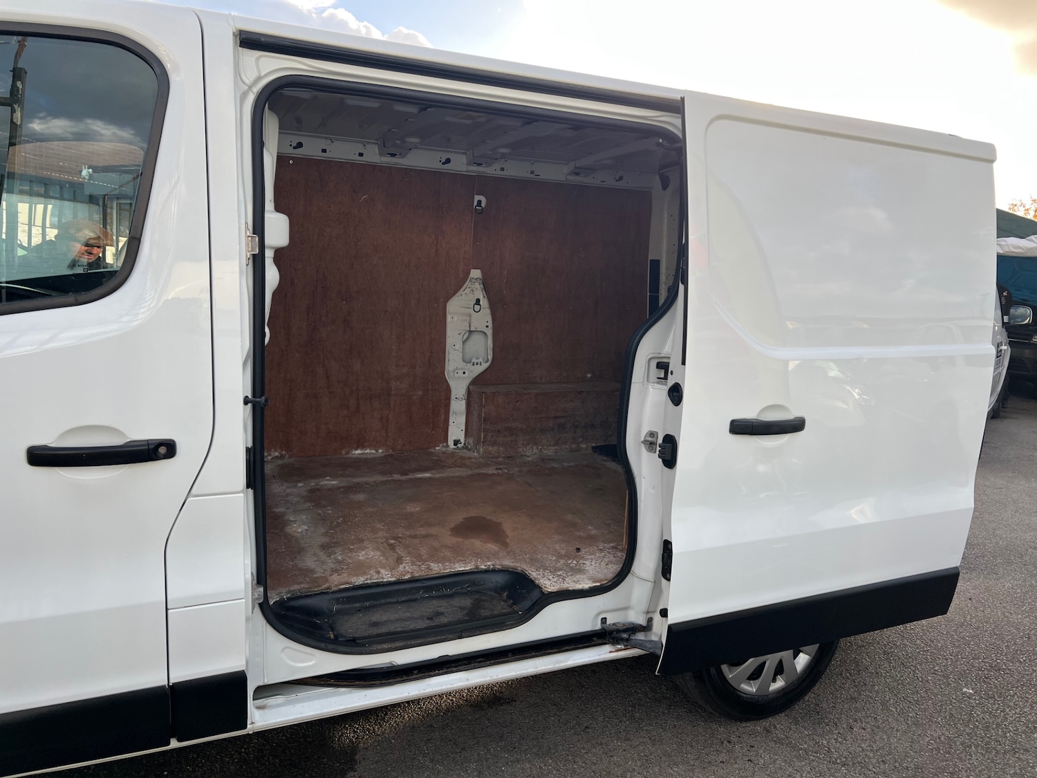 Used Renault Trafic 2015 for sale - 76393486: Photo 10