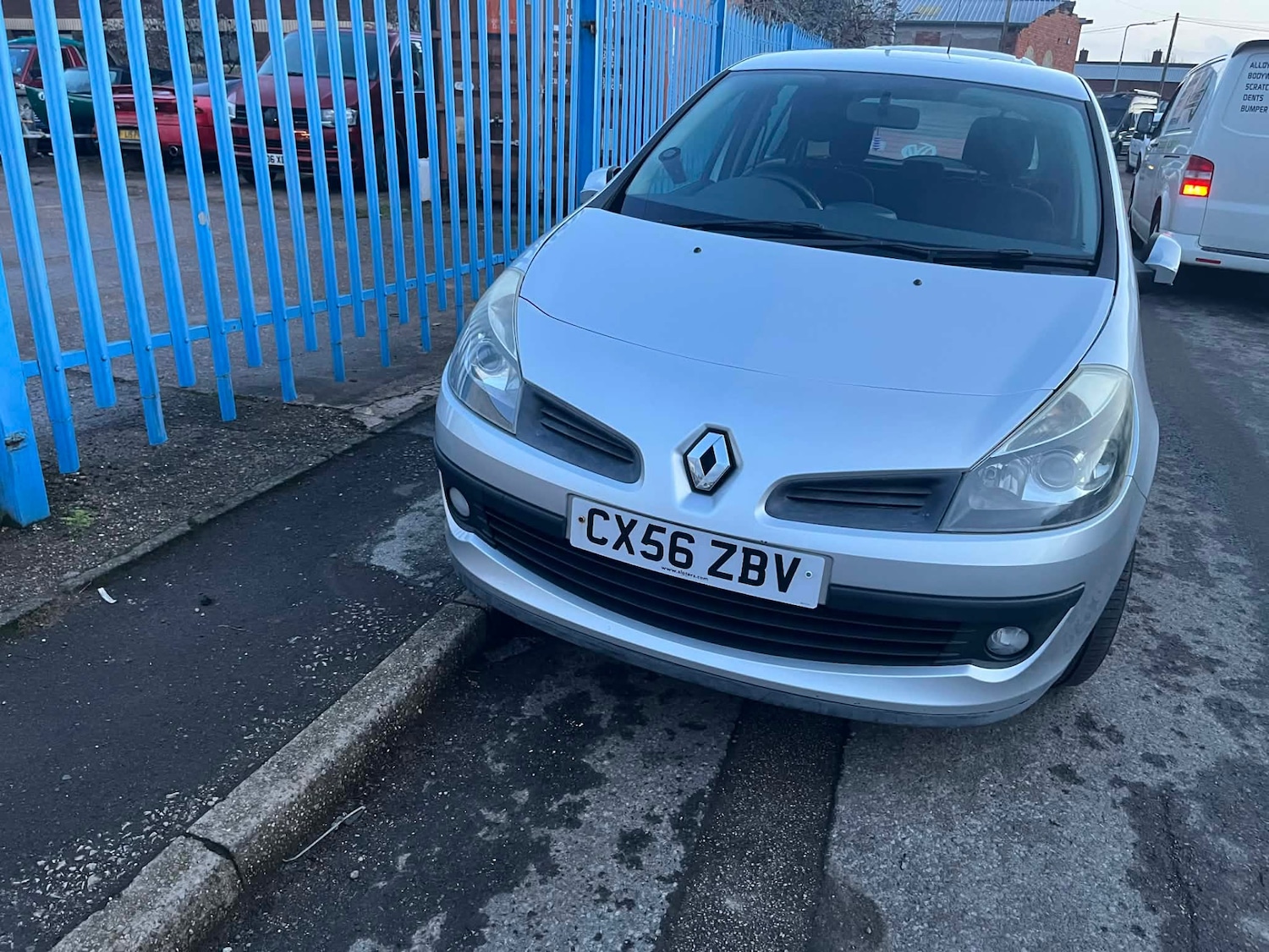 Used Renault Clio 2006 for sale - 77225406: Photo 2