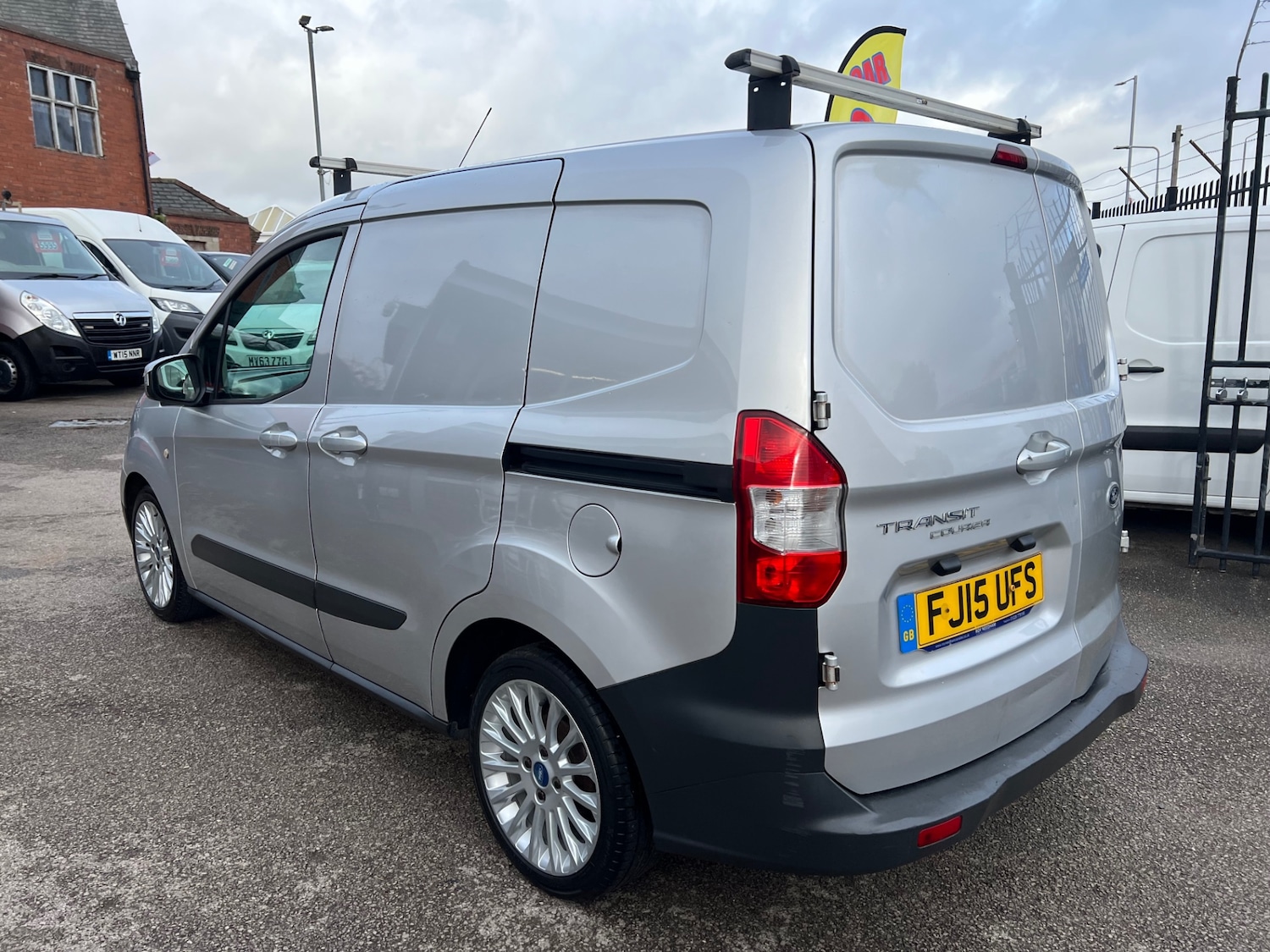 Used Ford Transit Courier 2015 for sale - 76436213: Photo 4