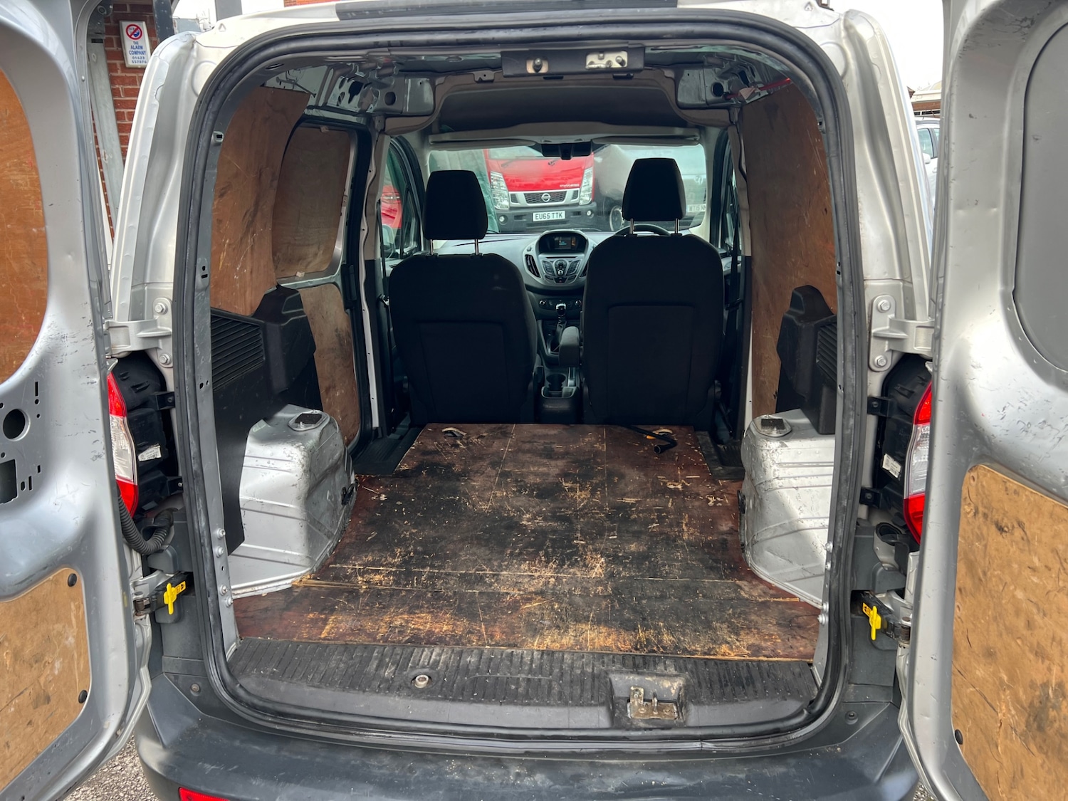 Used Ford Transit Courier 2015 for sale - 76436213: Photo 6