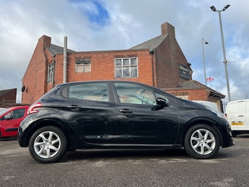 Used Peugeot 208 2013 for sale - 75955510: Photo