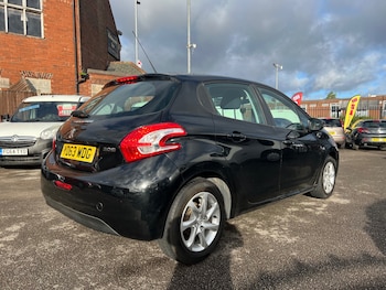 Used Peugeot 208 2013 for sale - 75955510: Photo