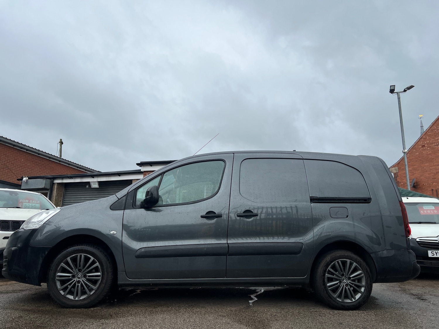 Used Citroen Berlingo 2017 for sale - 76142425: Photo 2
