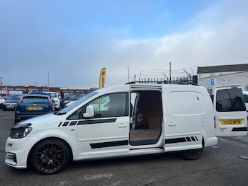 Used Volkswagen Caddy Maxi 2015 for sale - 76792577: Photo