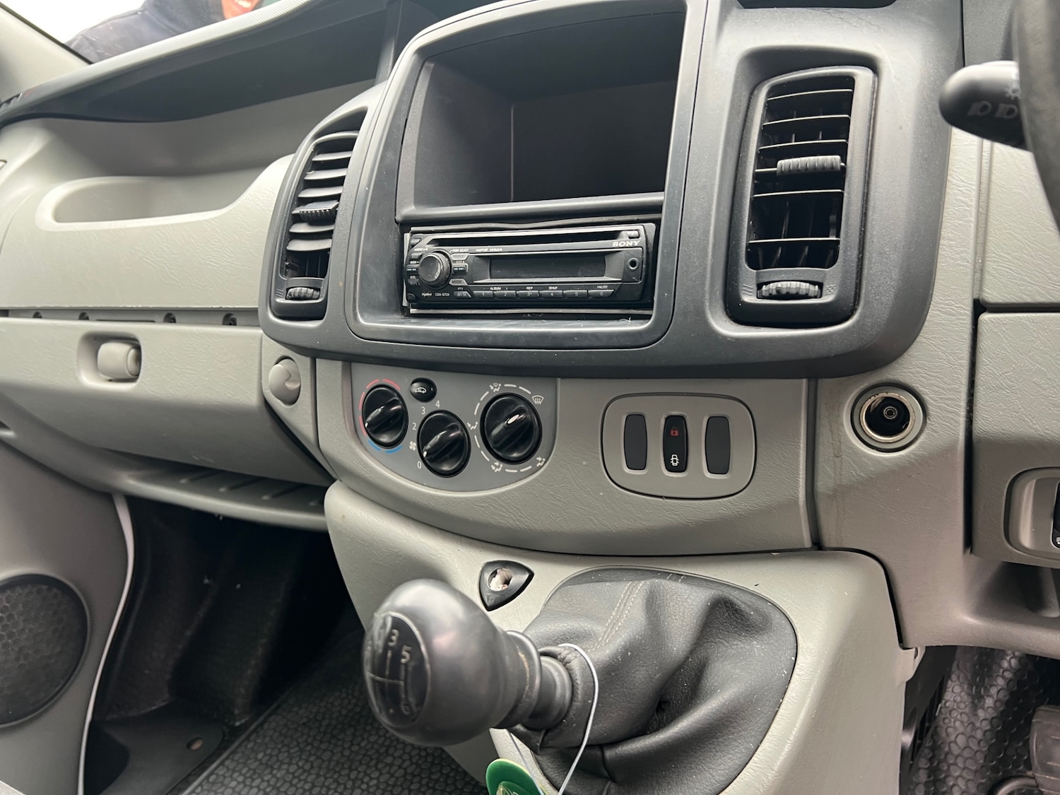 Used Vauxhall Vivaro 2010 for sale - 77592425: Photo 8