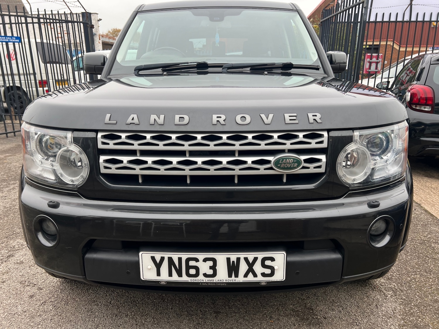 Used Land Rover Discovery 2013 for sale - 76265361: Photo 2