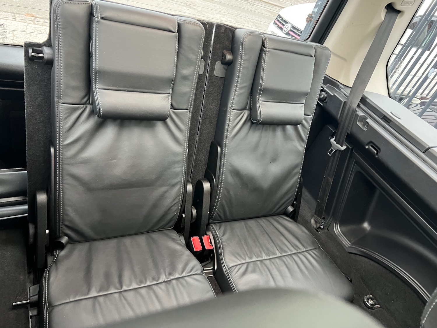 Used Land Rover Discovery 2013 for sale - 76265361: Photo 4