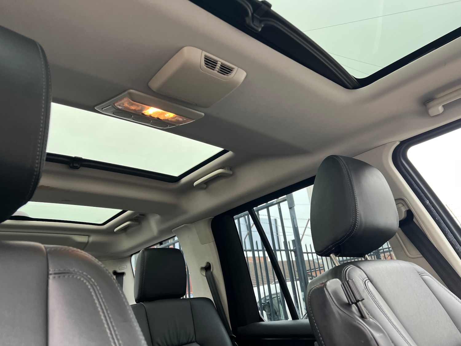 Used Land Rover Discovery 2013 for sale - 76265361: Photo 5