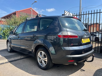 Used Ford S-Max 2010 for sale - 79193529: Photo