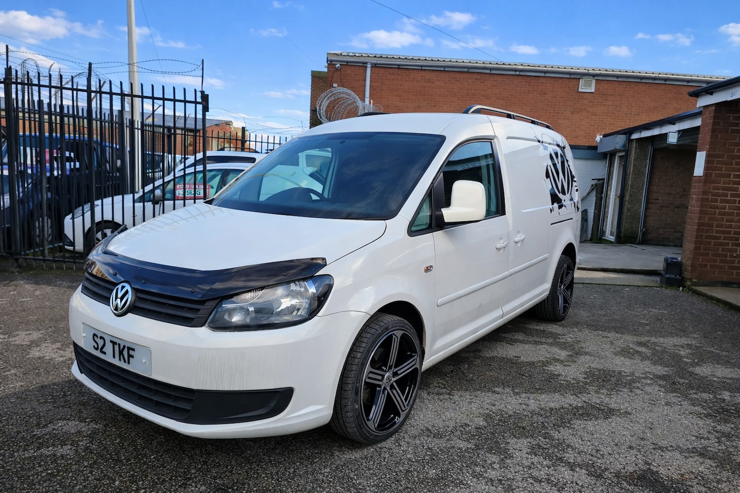 Used Volkswagen Caddy Maxi 2011 for sale - 77312740: Photo 6