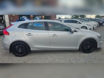 Used Volvo V40 2014 for sale - 75829621: Photo