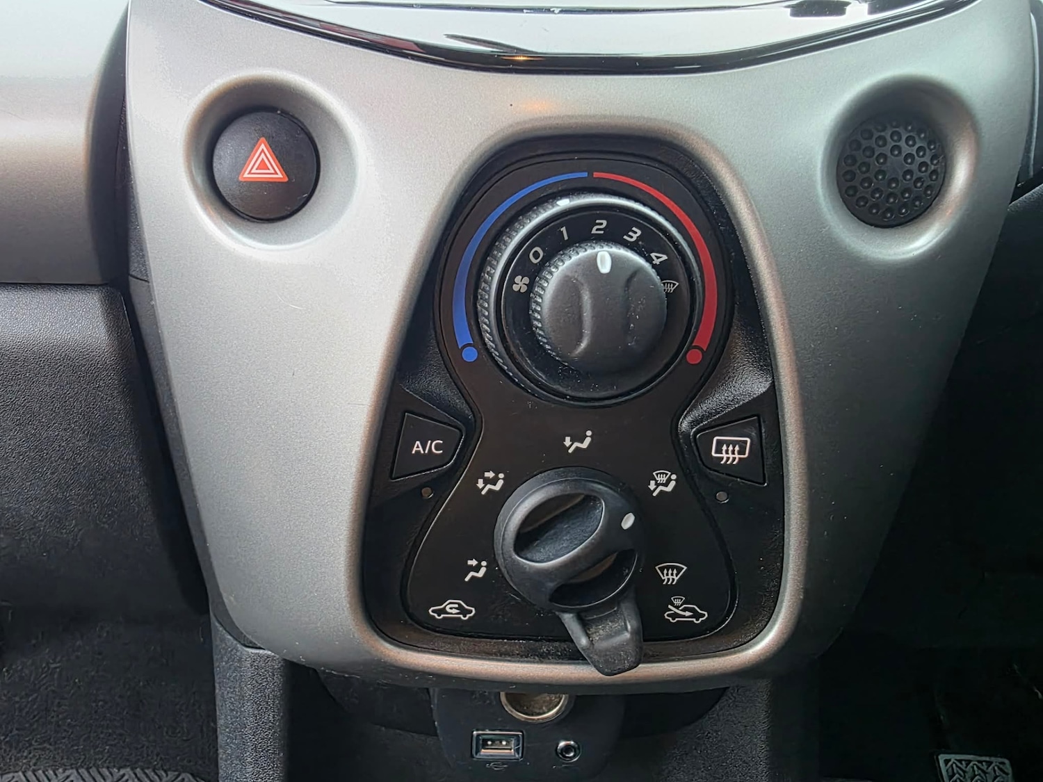 Used Peugeot 108 2015 for sale - 77062152: Photo 4