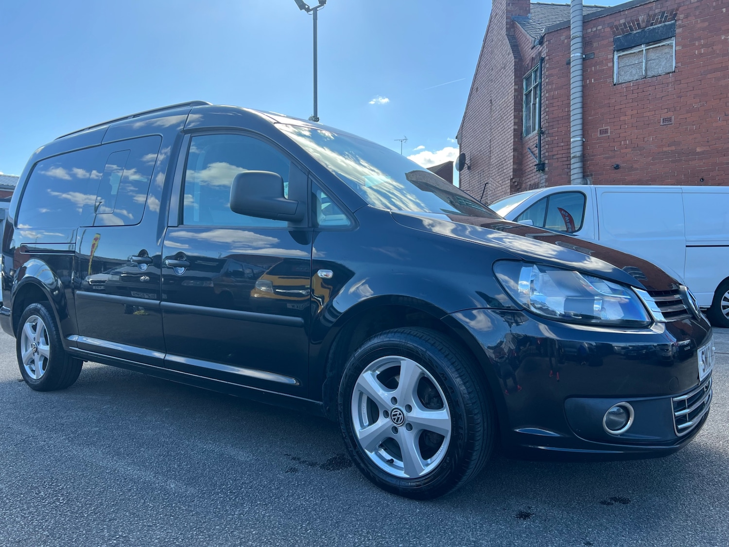 Used Volkswagen Caddy Maxi 2012 for sale - 76026166: Photo 2