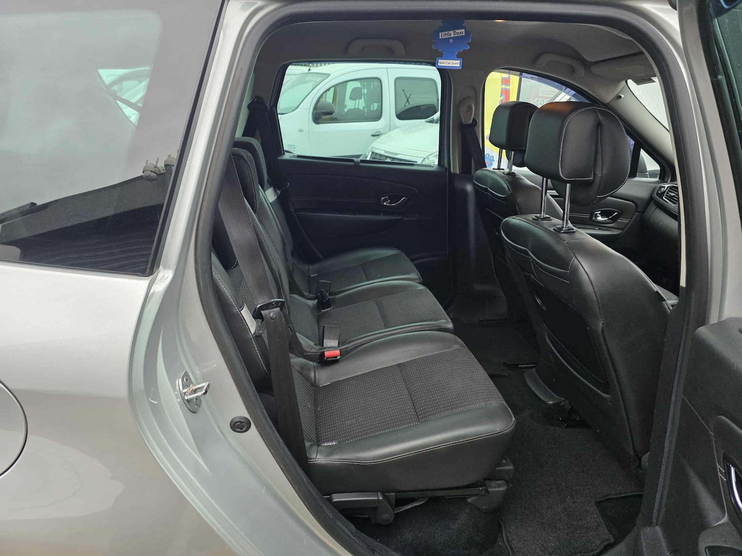 Used Renault Grand Scenic 2012 for sale - 76504319: Photo 11