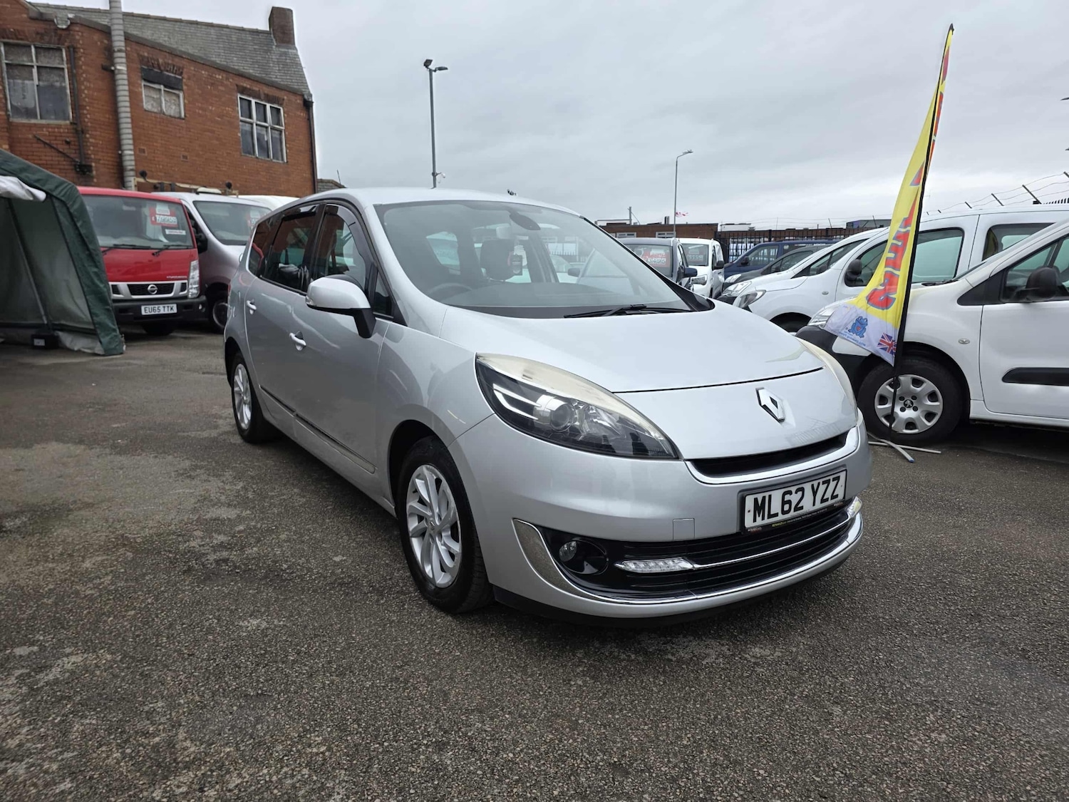 Used Renault Grand Scenic 2012 for sale - 76504319: Photo 2