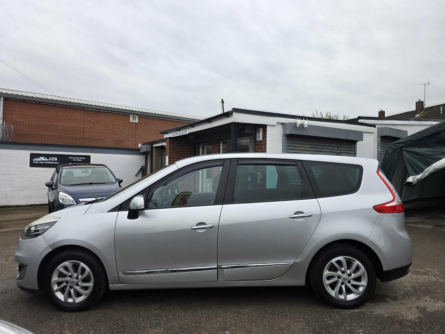 Used Renault Grand Scenic 2012 for sale - 76504319: Photo 3