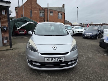 Used Renault Grand Scenic 2012 for sale - 76504319: Photo