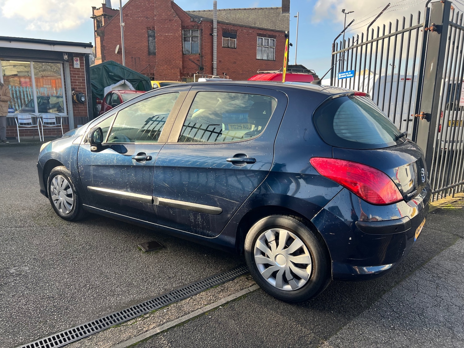 Used Peugeot 308 2010 for sale - 77351268: Photo 7