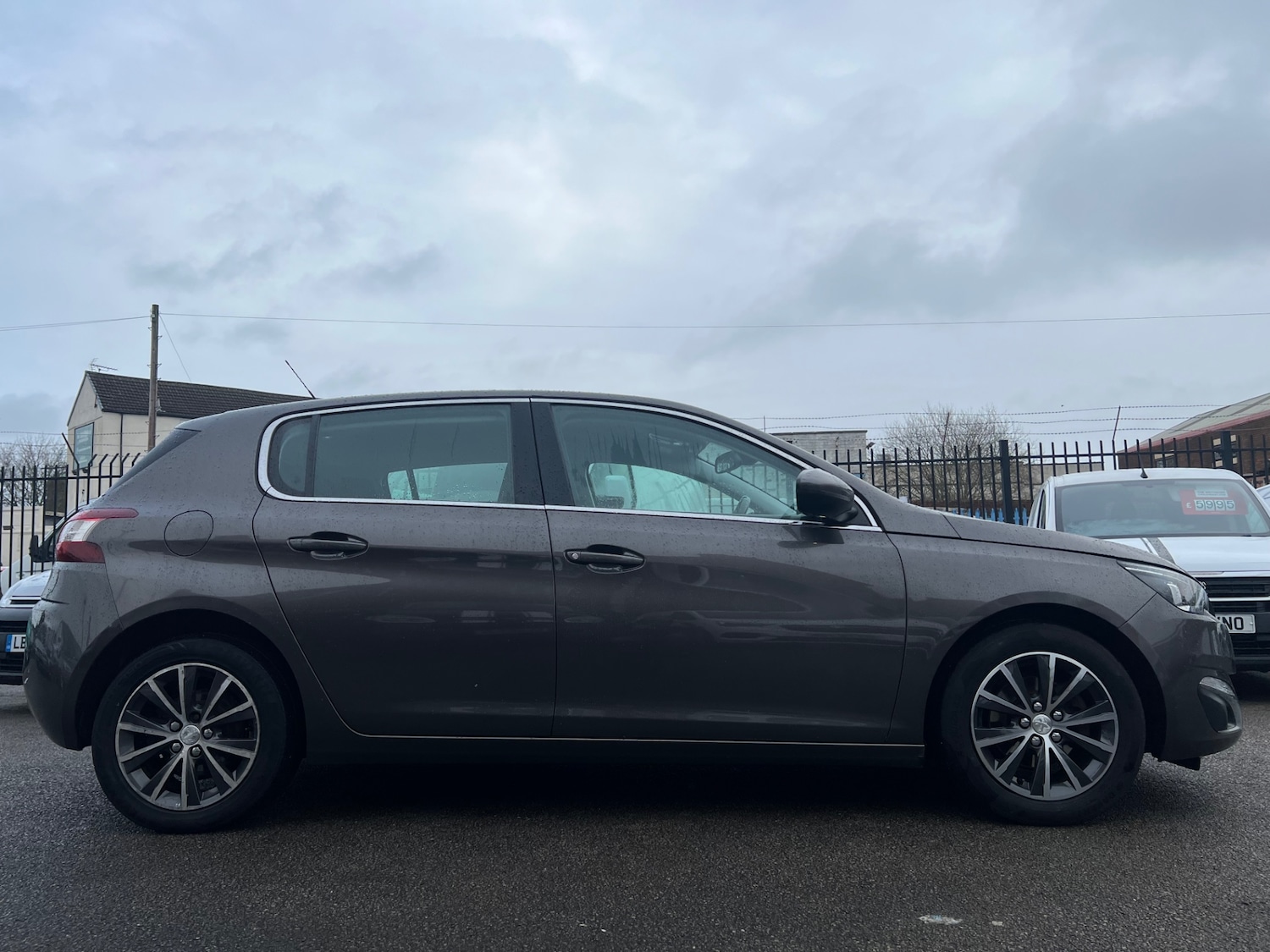 Used Peugeot 308 2015 for sale - 77168025: Photo 8
