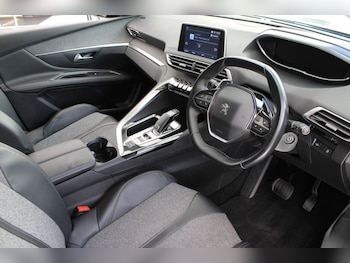 Used Peugeot 3008 2018 for sale - 75998109: Photo 2